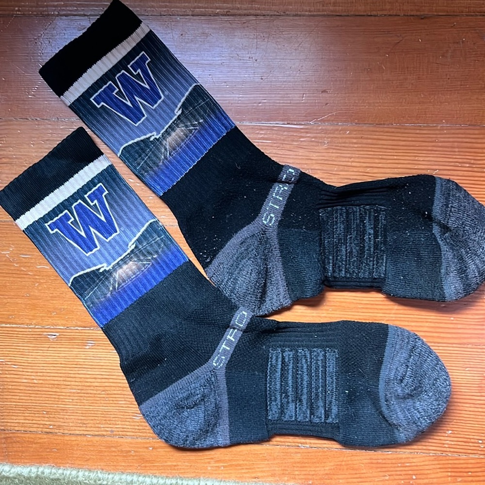 UW NCAA Strideline Socks